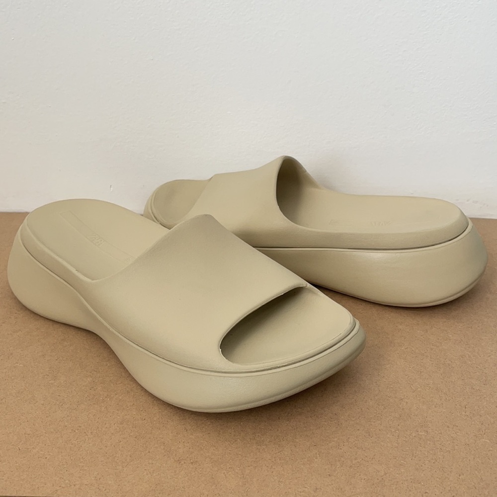 Zara Chunky Oversized Platform Slides Y2K Size 9